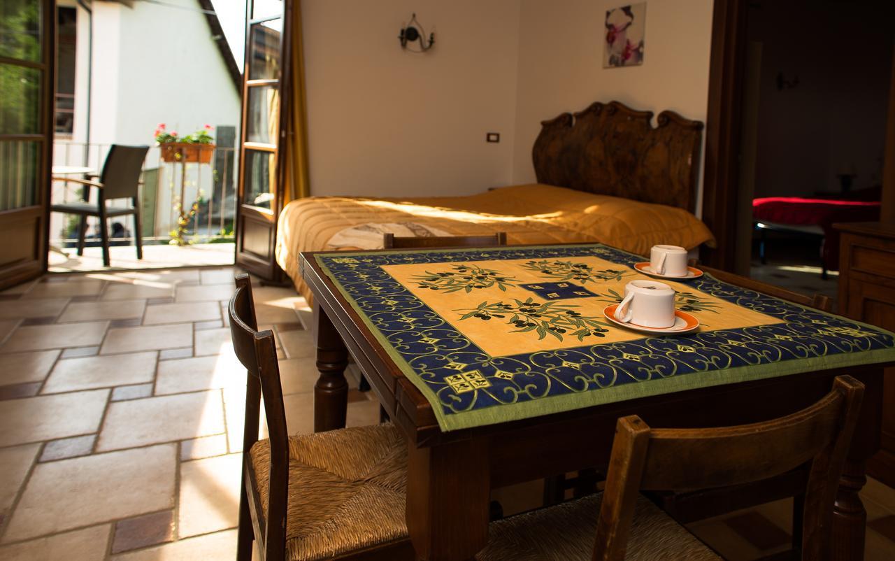 La Madonnina Agriturismo Dore 알바 외부 사진